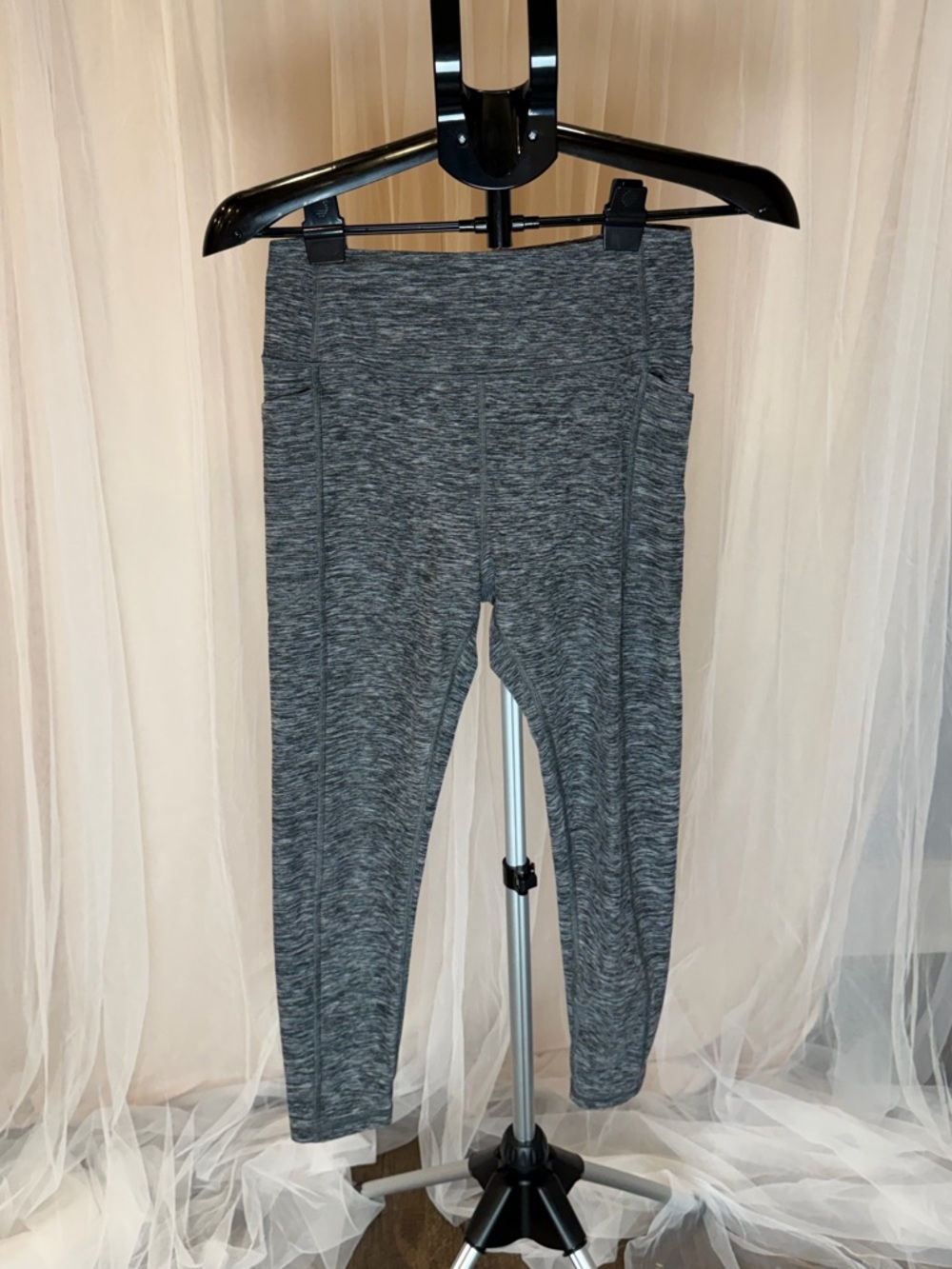 Victoria’s Secret Gray Space Dye Leggings High Waist Pocket – Size M